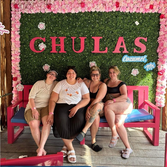 Meet your Posher, Karlee - Picture 1 of 1